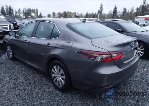 2021 Toyota Camry Le Hybrid z USA, uszkodzony, nr VIN 4T1C31AK6MU030057